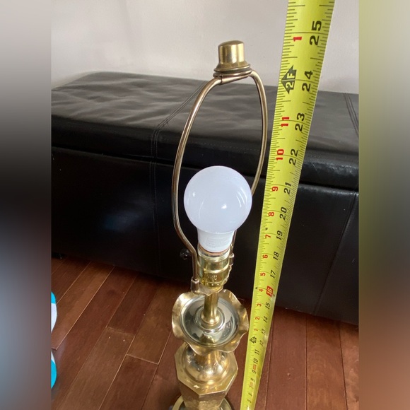 Vintage Brass Lamp. No shade - Picture 8 of 9